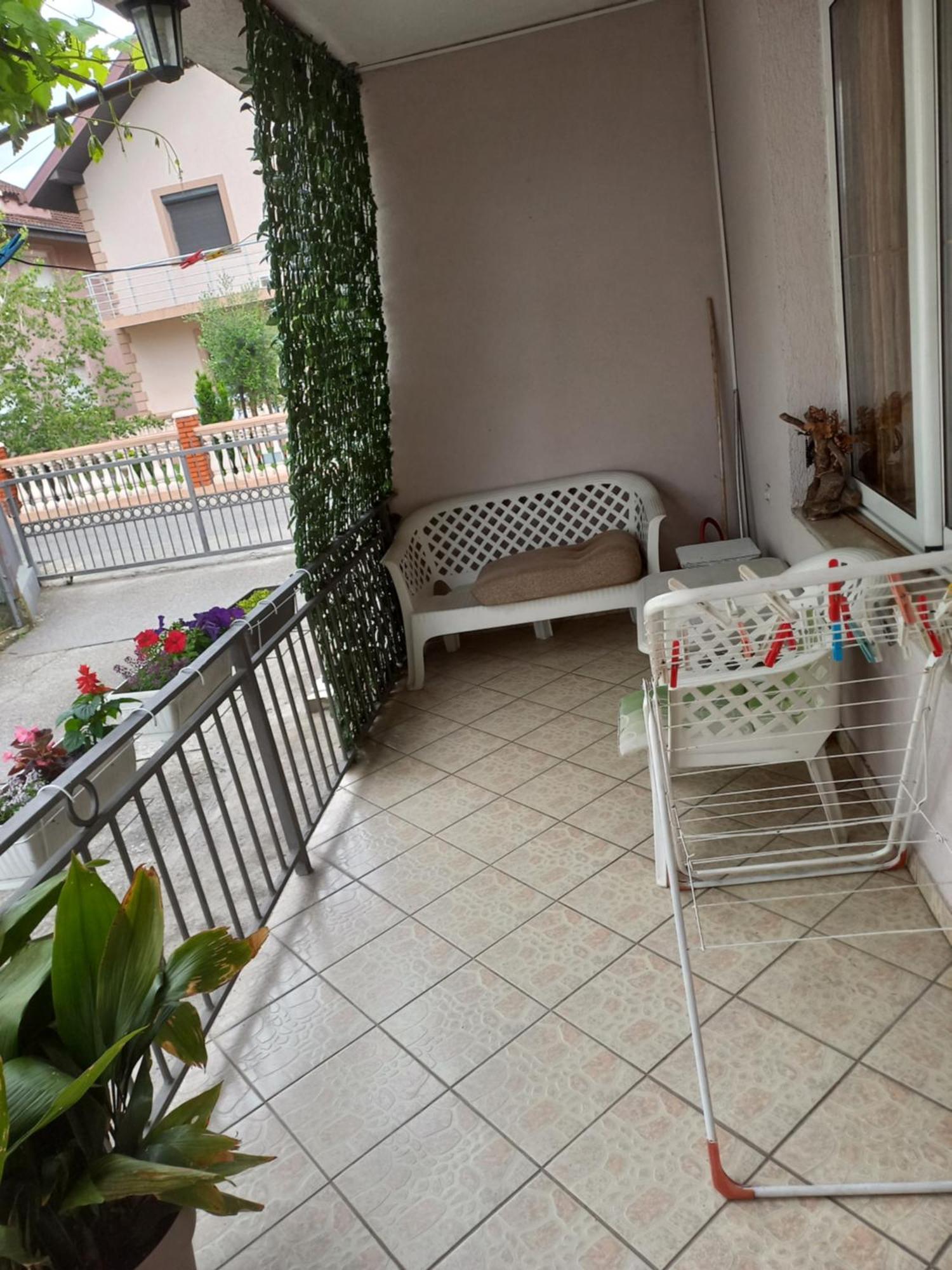 Auberge de jeunesse Traveler'S Rest - Near Podgorica Airport à Mitrovici  Extérieur photo